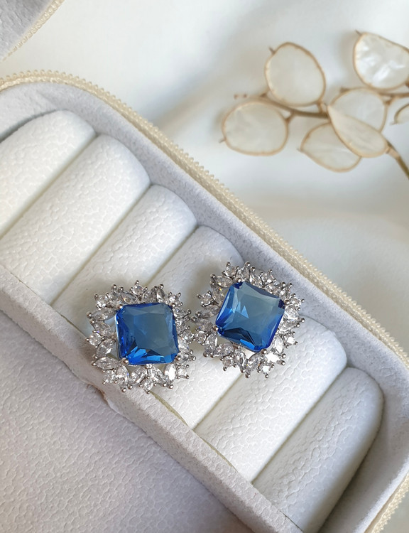 گوشواره جواهری مدل مربعی