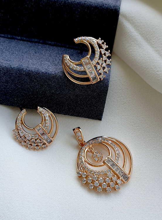 نیم ست جواهری برند ژوپینگ و رنگ ثابت