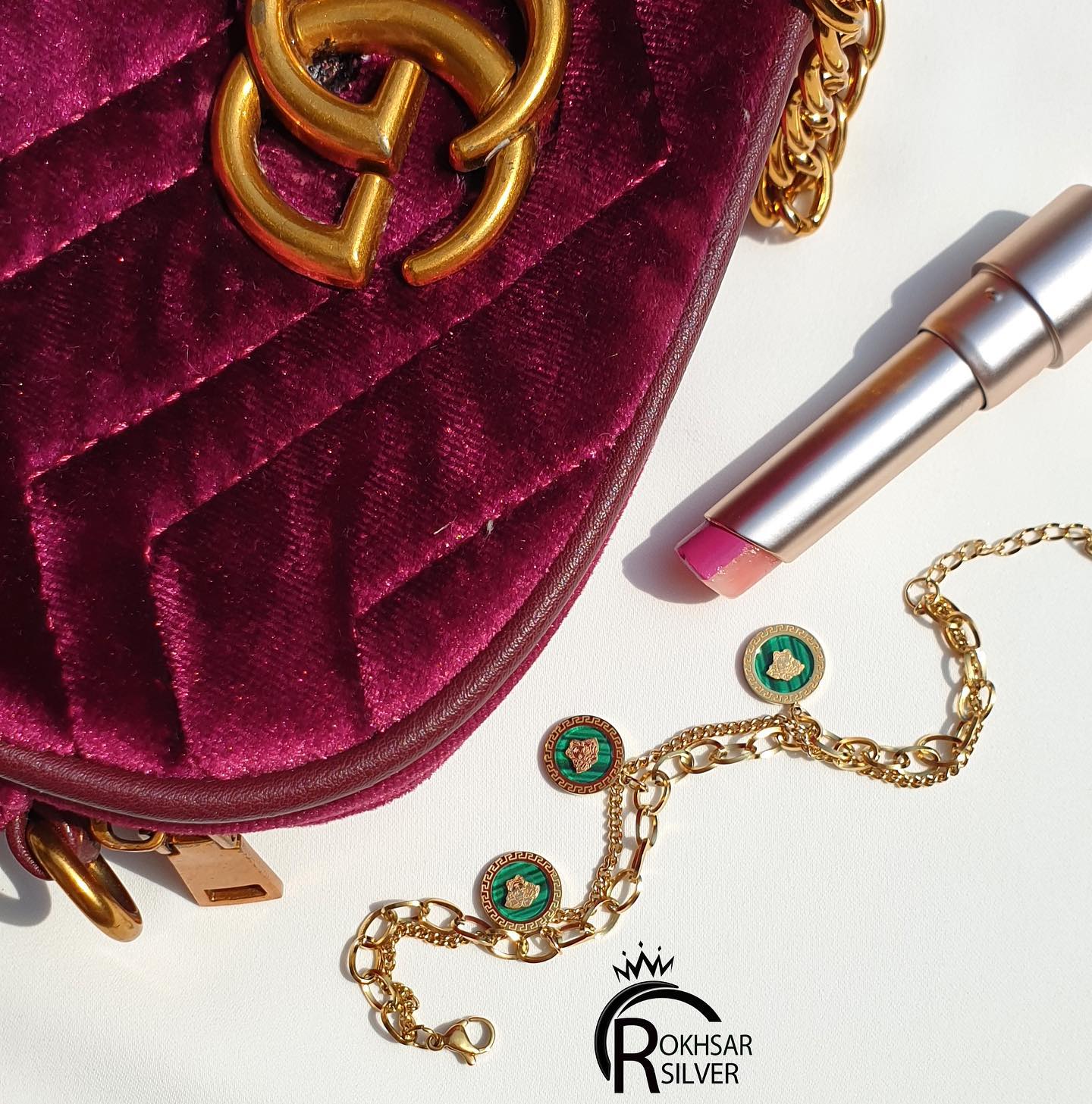 دستبند زنانه استیل مدل ورساچه با سنگمالاکیت سبزو طرح طلا کد RS_230