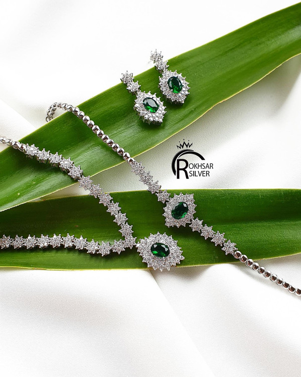 سرویس زنانه با سنگ سبز