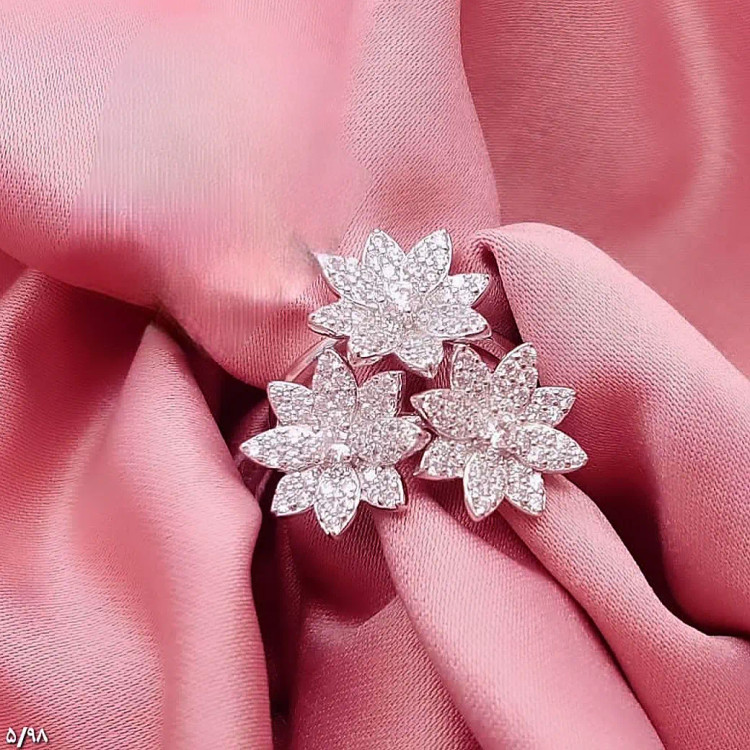 انگشتر زنانه نقره ۹۲۵ مدل جواهری سه گل کد ۳۸۱
