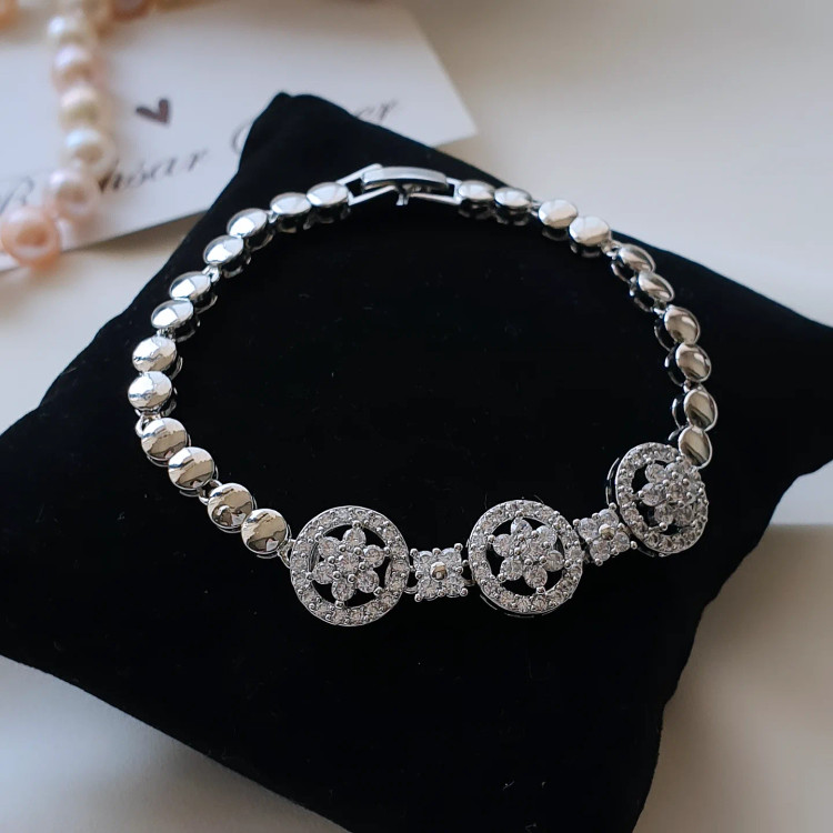 دستبند فلاور زنانه