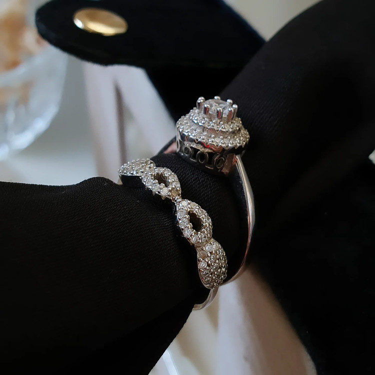 حلقه و پشت حلقه جواهری