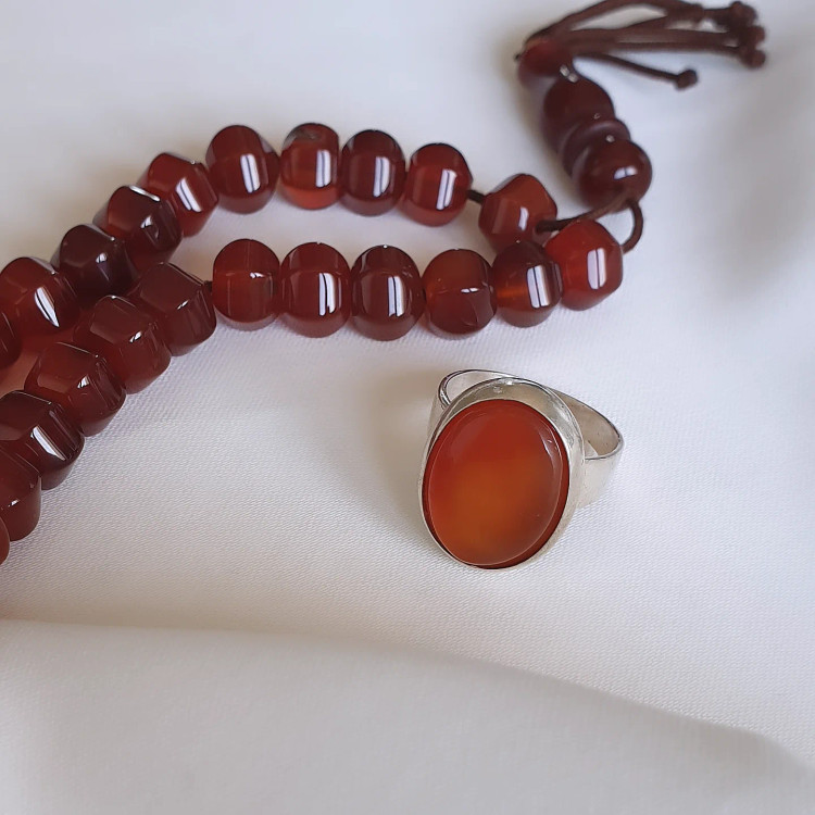 انگشتر نقره با سنگ عقیق یمن