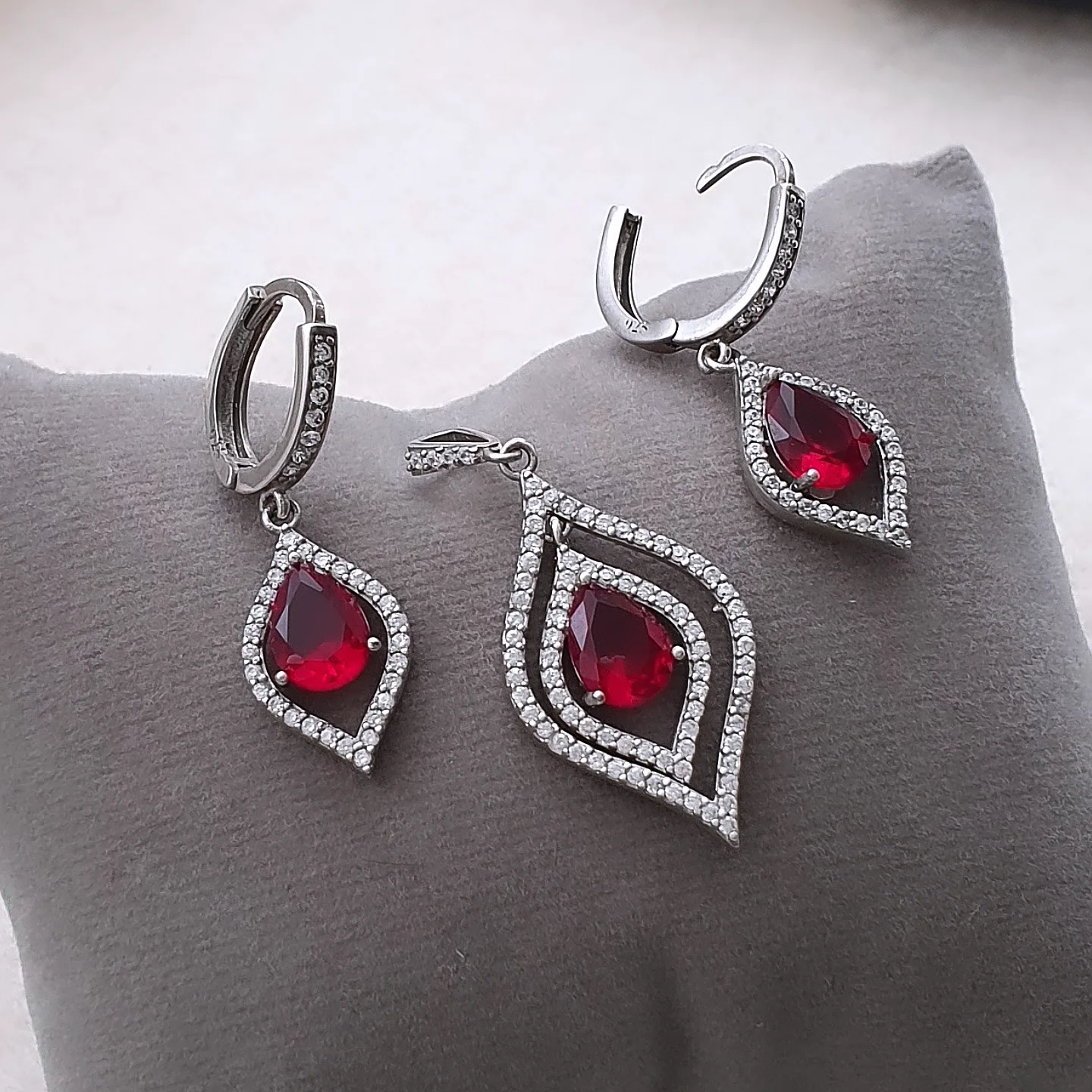 نیم ست نقره یاقوت قرمز