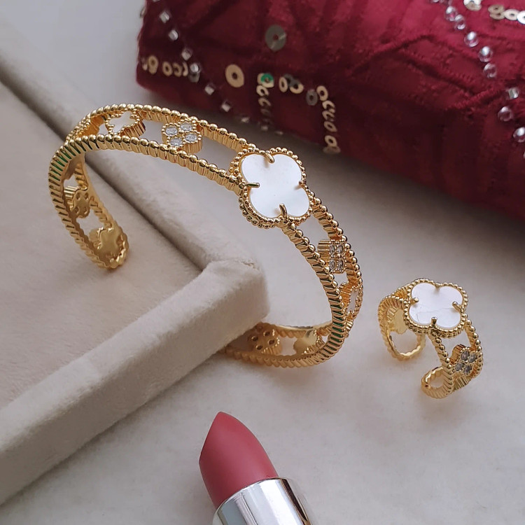 بنگل فری سایز طرح طلا ونکلیف