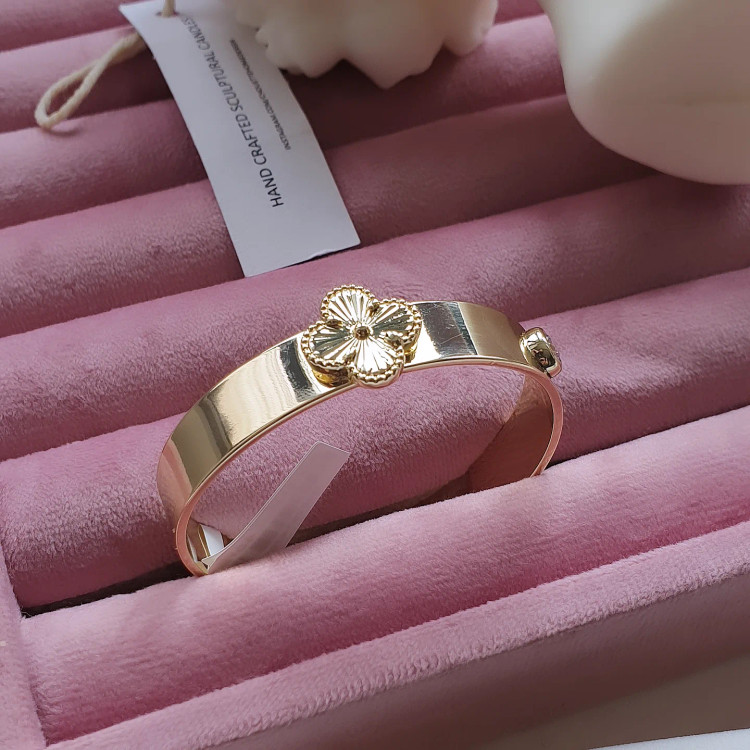 دستبند ونکلیف