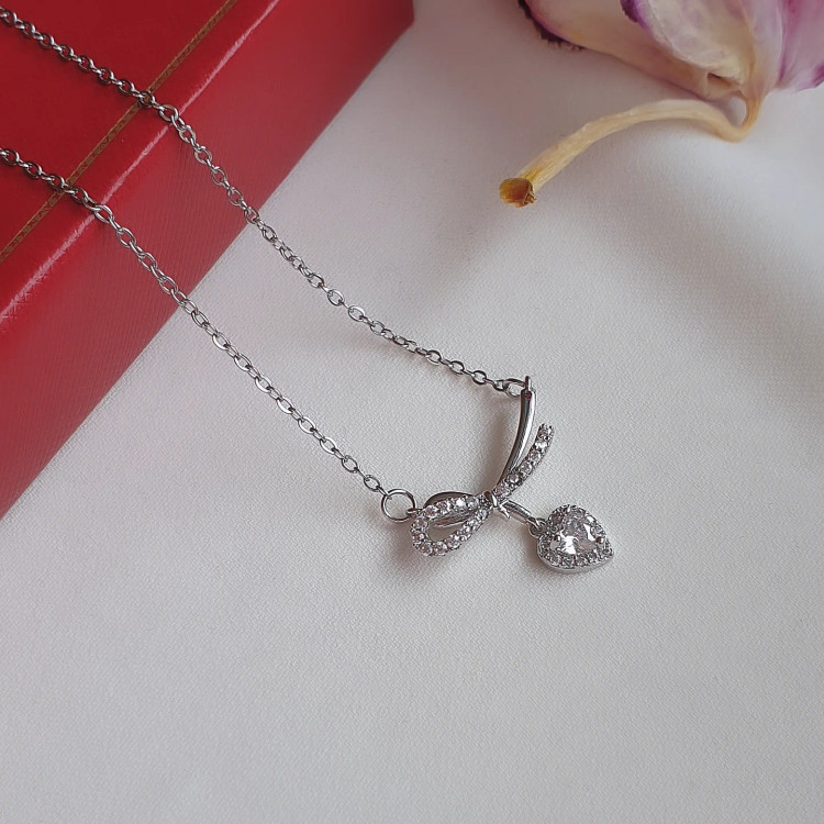 گردنی زنانه قلب