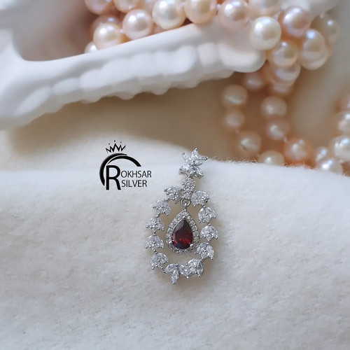 نیم سن یاقوت قرمز