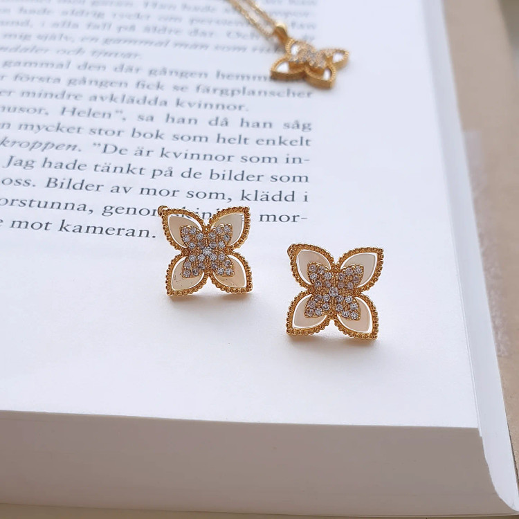 گوشواره صدفی لوکس