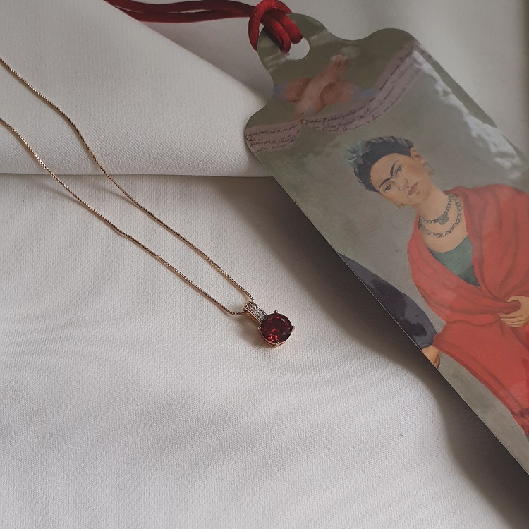 گردنبند قرمز