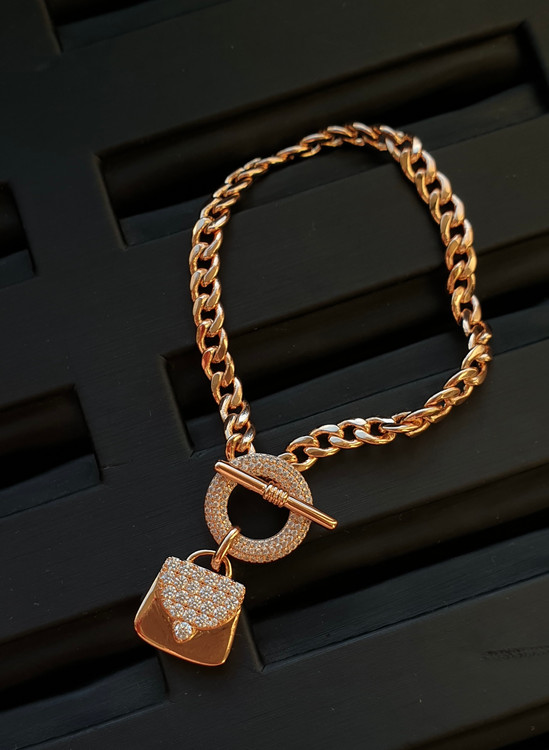 دستبندکارتیر با پلاک فانتزی و قفل تی