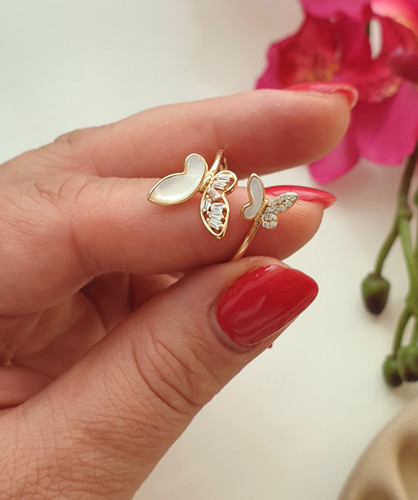 انگشتر پروانه