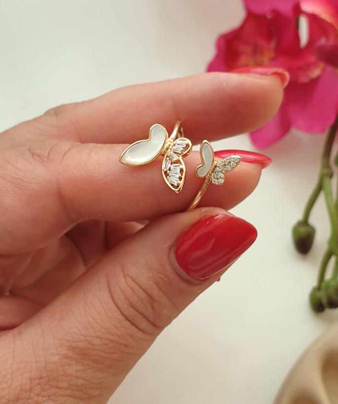 انگشتر پروانه