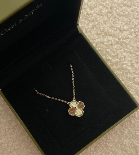 گردنبند ونکلیف استیل طلایی