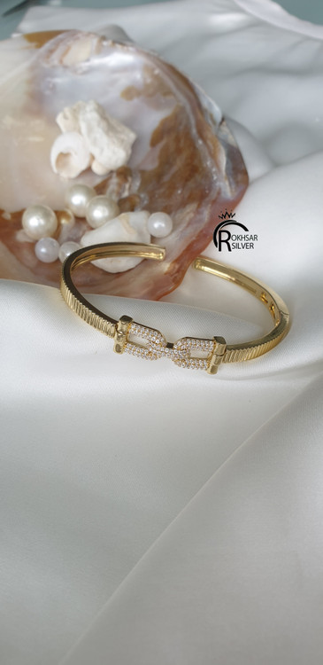 دستبند لوکس برند با آبکاری طلا