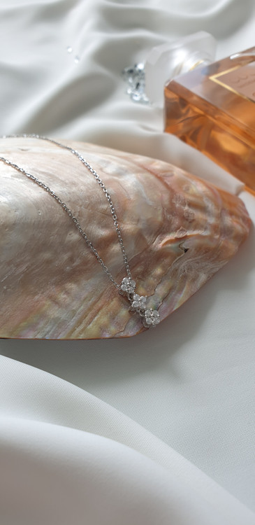 کردنبند نقره سه گل ظریف