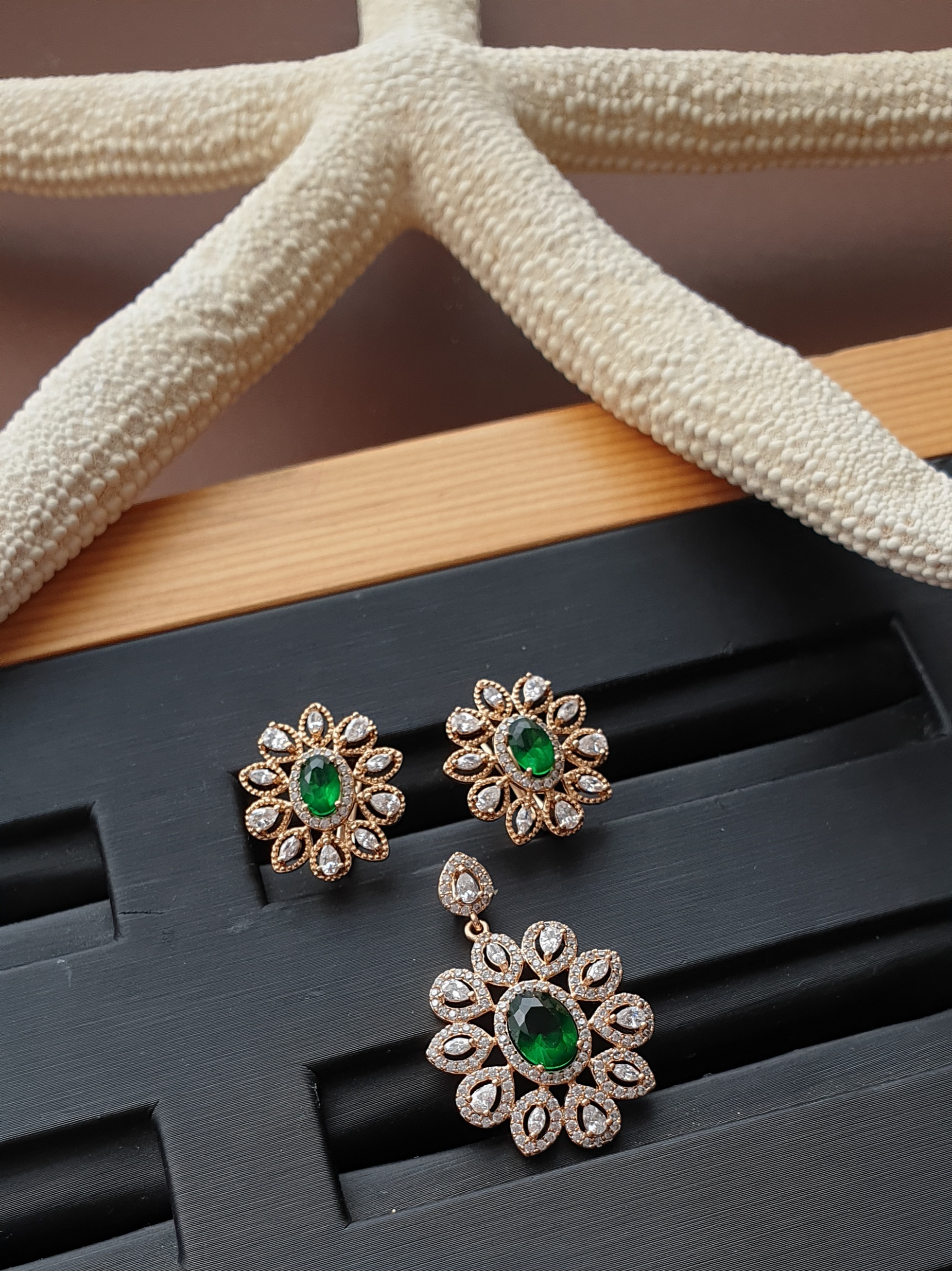 ست زمرد از برند ژوپینگ‌