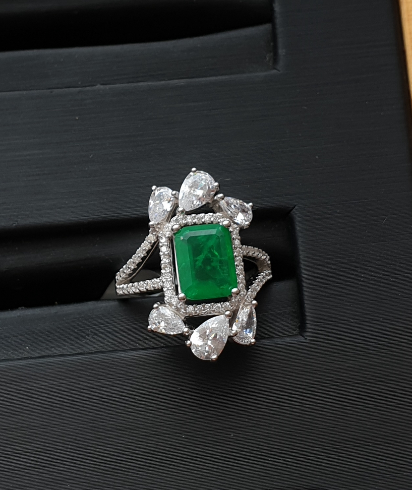 انگشتر نقره جواهری با سنگ اصل