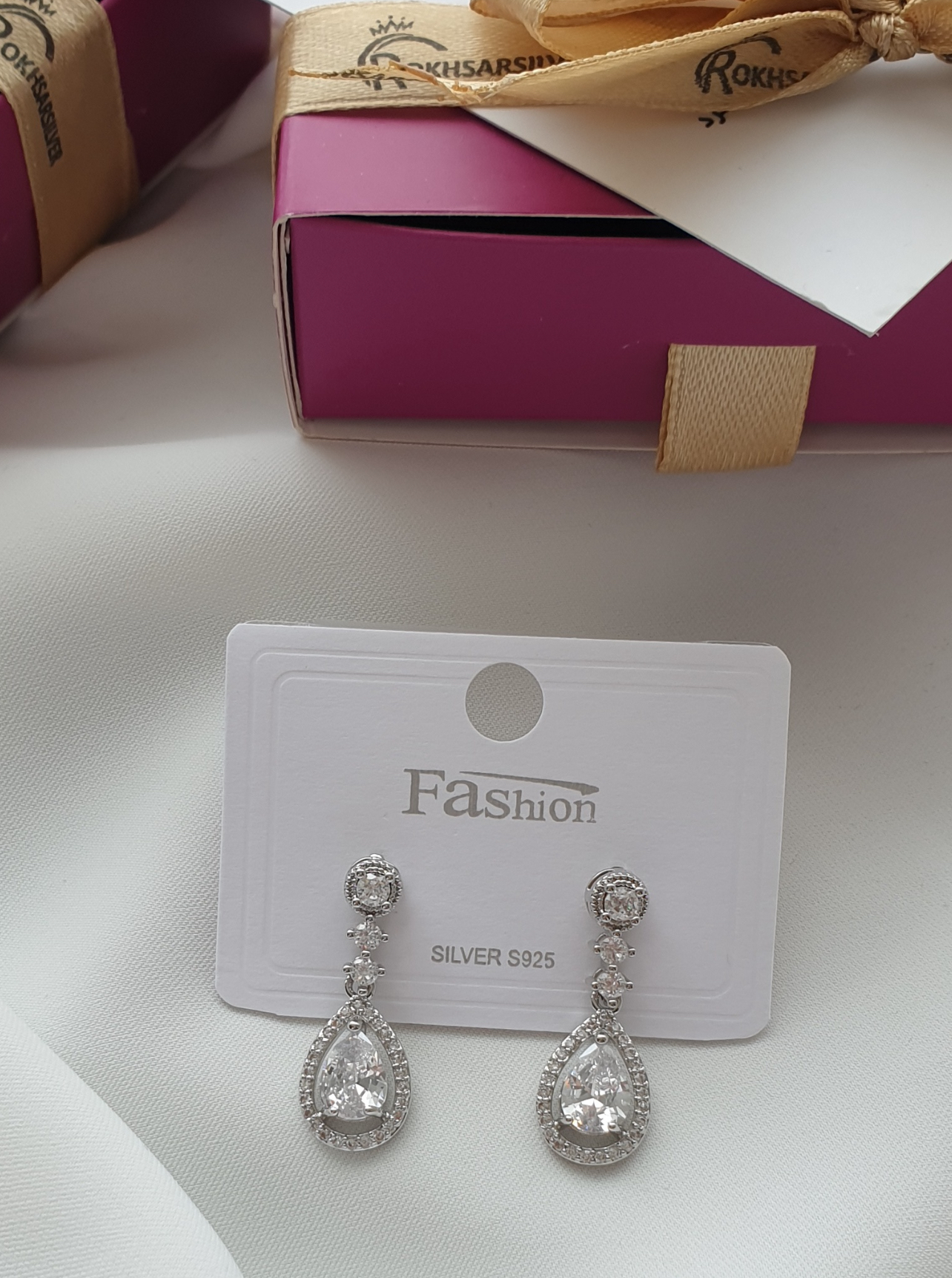 کوشواره جواهری سبک نقره و طلا