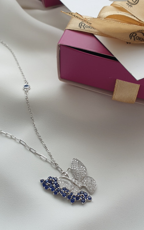 گردنبند نقره جواهری پروانه با سنگ یاقوت کبود