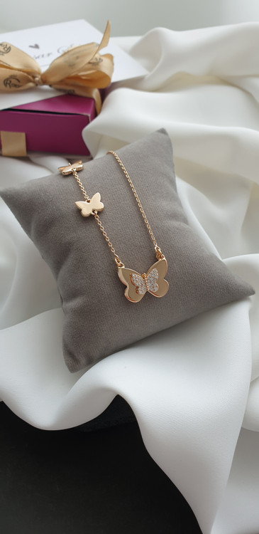 گردنی دخترانه پروانه