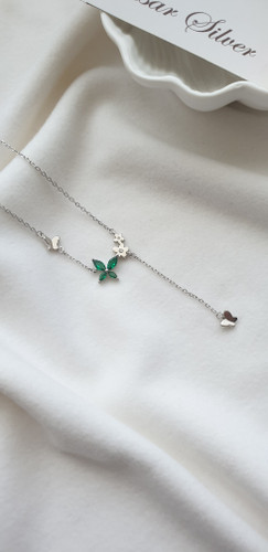 گردنی بسیار زیبا وخاص نقره طرح گل و پروانه