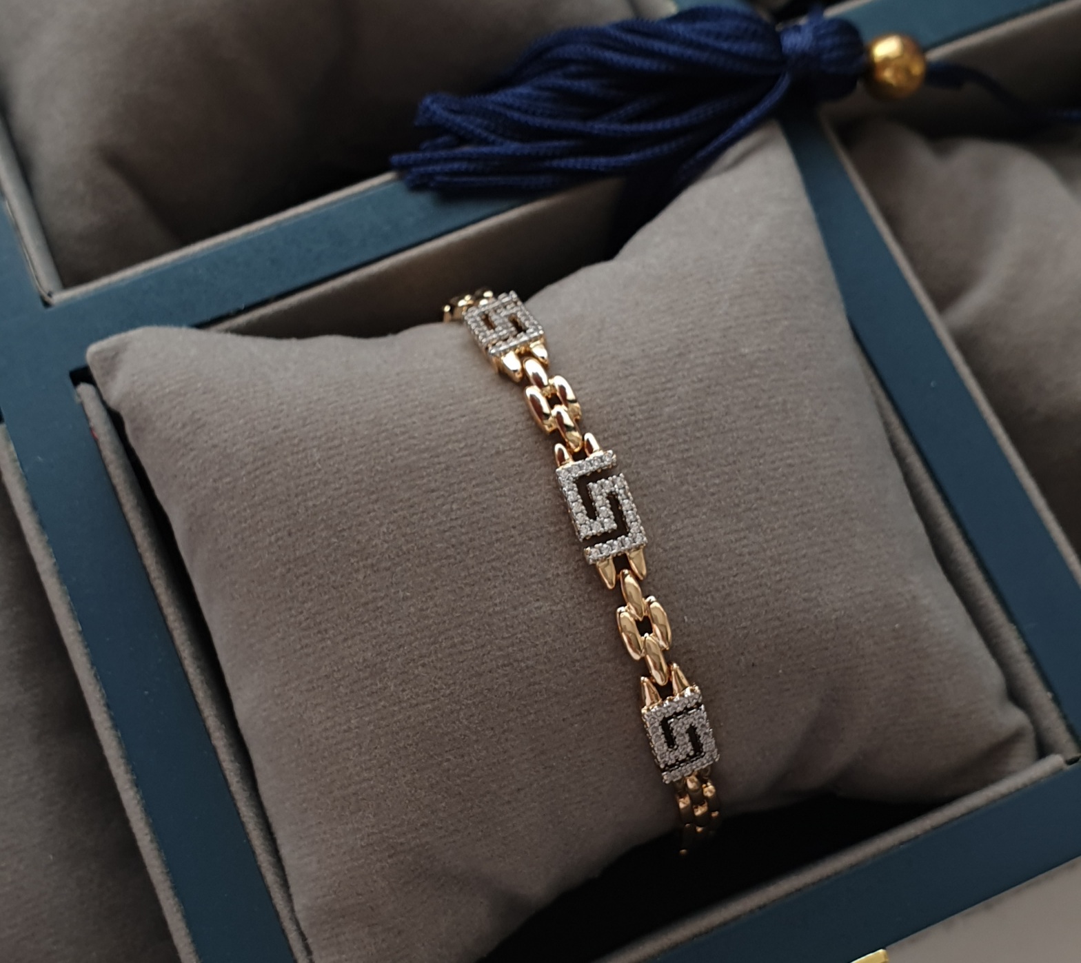 دستبند شیک‌و‌مجلسی  زنانه