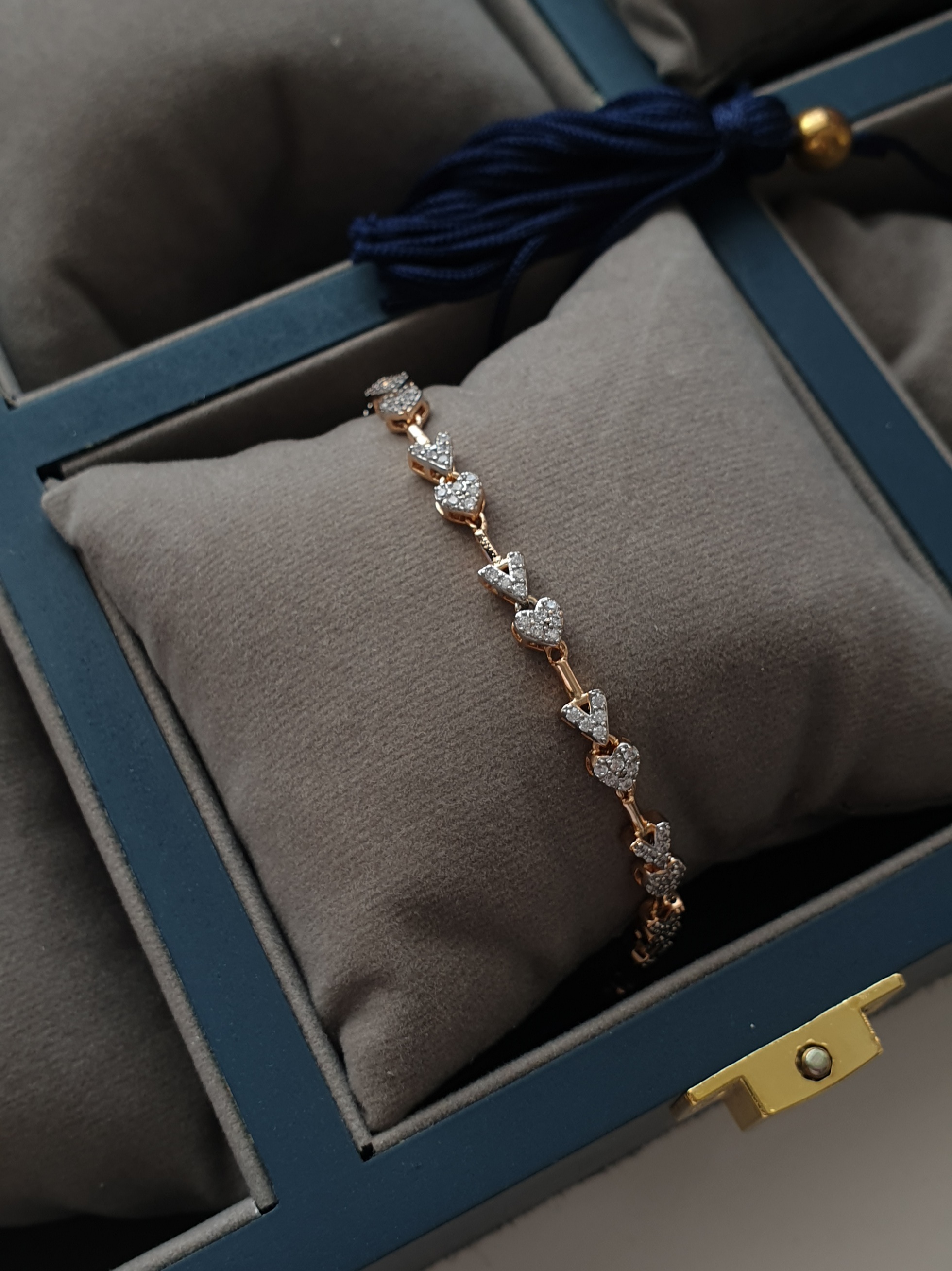 دستبند ظریف و‌مینمال خاص