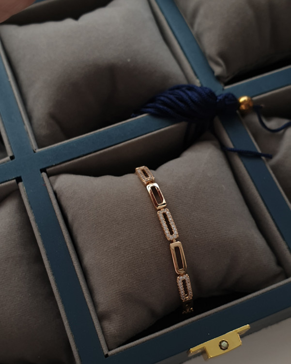 دستبند طرح طلای شیک