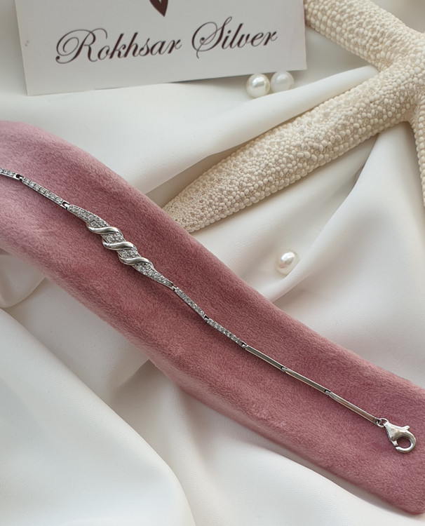 دستبند ظریف نقره طراحی مدرن