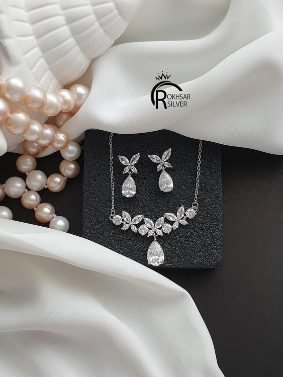 سرویس ظریف زنانه