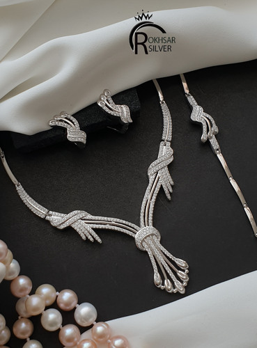 سرویس مجلسی زنانه بدل