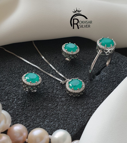 نیمست زمرد نقره مدل گرد و ظریف