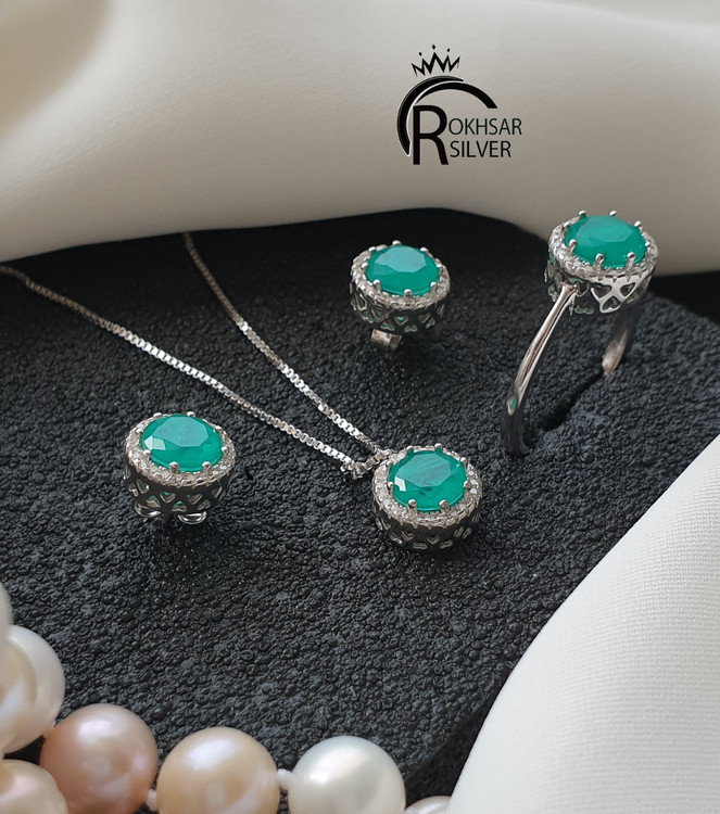 نیمست زمرد نقره مدل گرد و ظریف