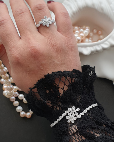 ست دستبند النگویی نقره به همراه انگشترش (مدل فلاور)