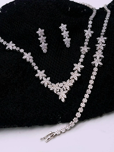 سرویس نقره جواهری با نگین های اتریشی