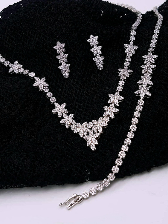 سرویس نقره جواهری با نگین های اتریشی