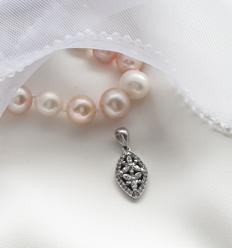 پلاک نقره زنانه مدل طرح اسلیمی و خاص نقره