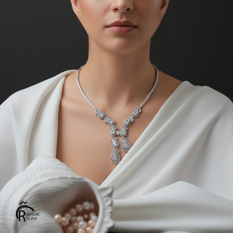 گردنی زنانه جواهری با نگین مارکیز