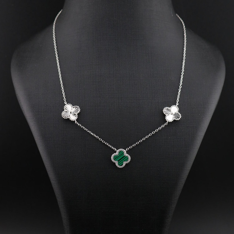 گردنبند نقره ونکلیف سبز با عیار 925