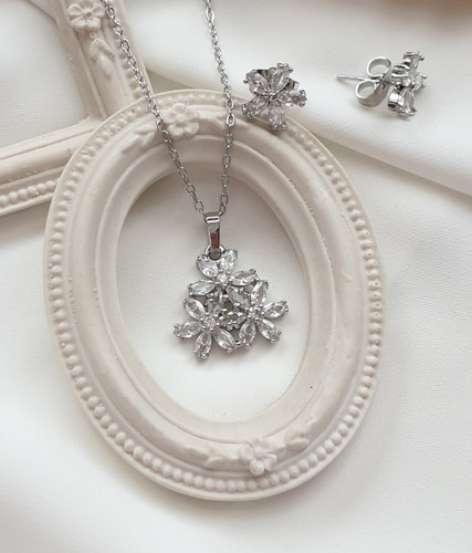 نیمست جواهری با نگین مارکیز