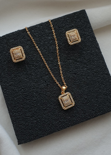 نیمست زنانه