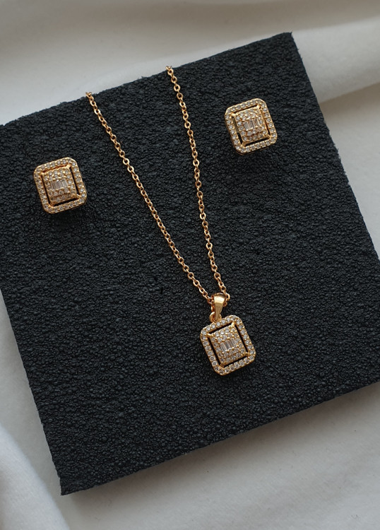 نیمست زنانه