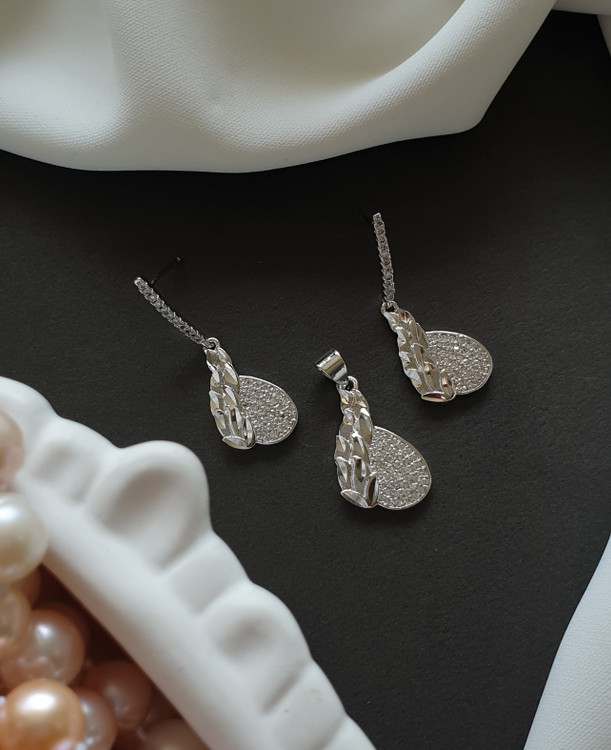 نیمست تراش با گوشواره آویز