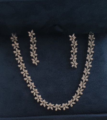 سرویس زنانه با نگین مارکیز