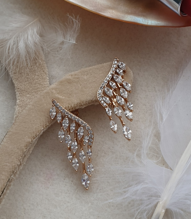 گوشواره میخی