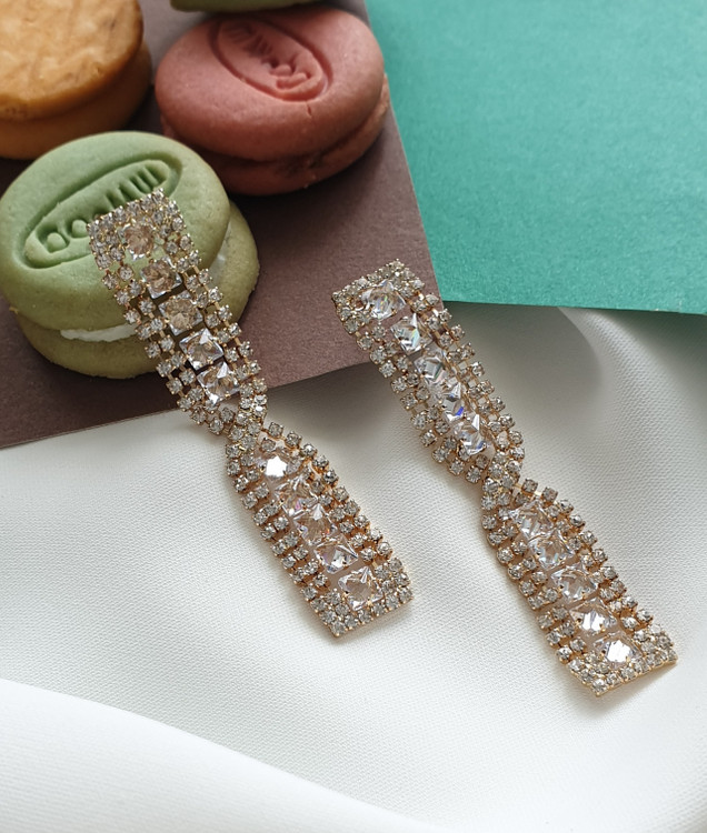 گوشواره نگیندار