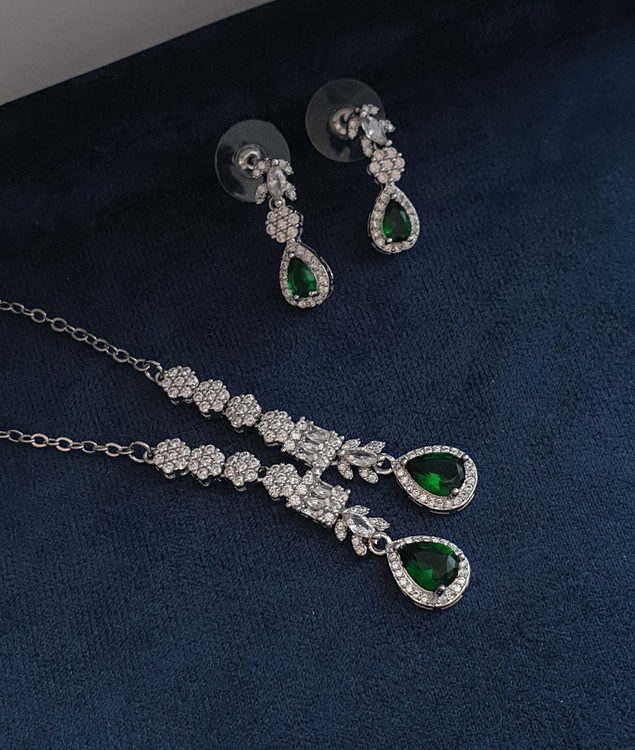 نیمست زنانهفلاور با سنگ زمرد