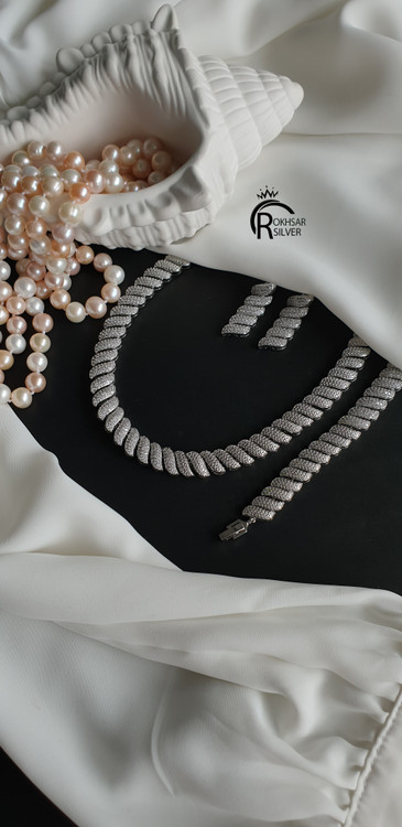 سرویس زنانه نگیندار